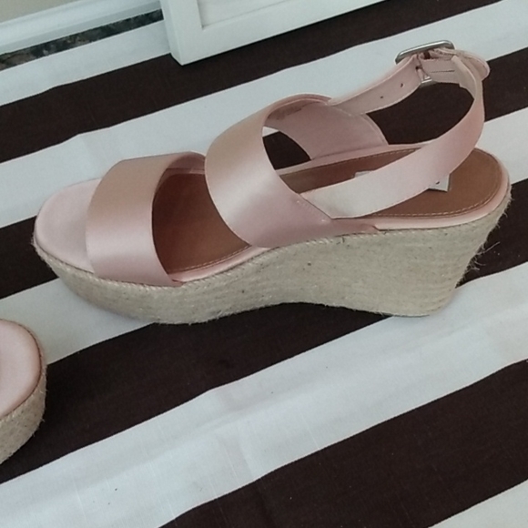 Shoes - Picture 6 of 11